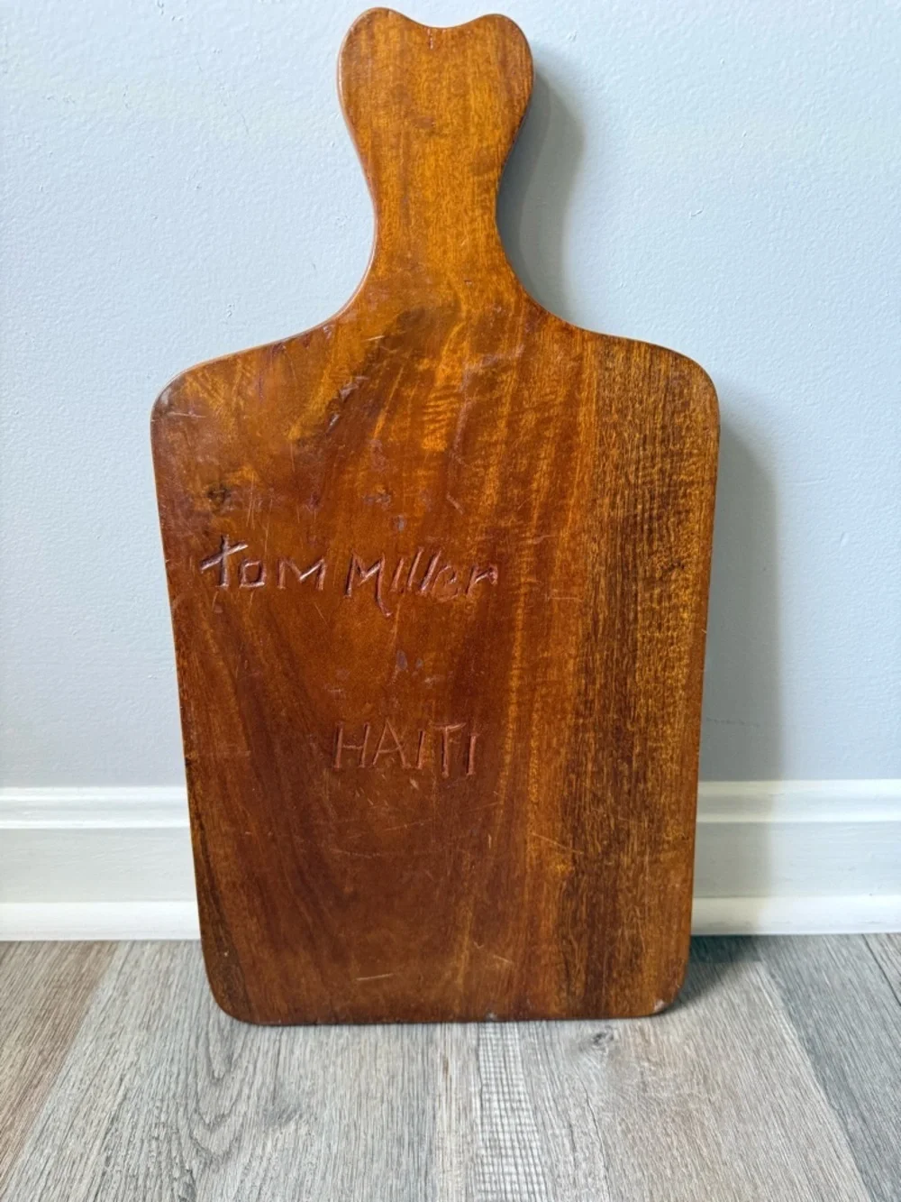 Vtg Wooden Charcuterie Cutting Board Floral Carved Handle Brown Retro Cottage